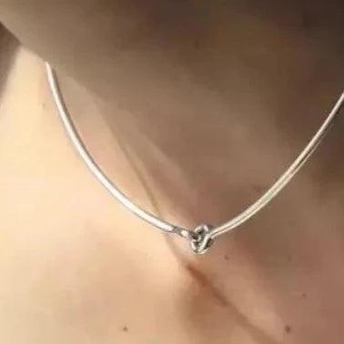 Hook Minimalist Choker