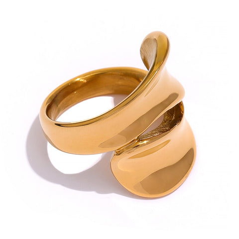 Gussie Wavy Petal Gold Ring