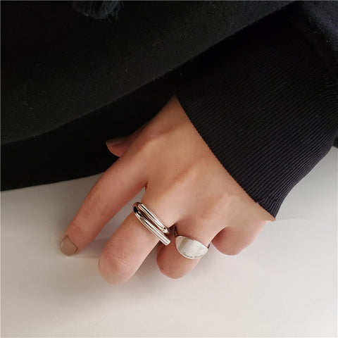 Minimalistic Pretzel like Silver ring - ClosetBlues