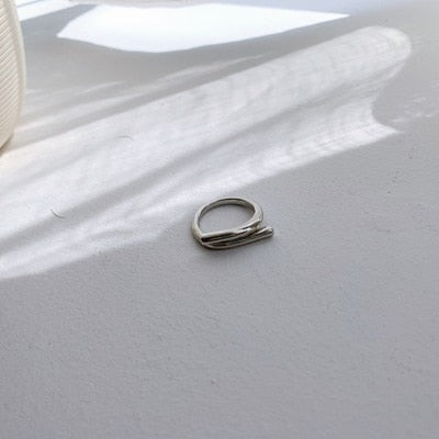 Minimalistic Pretzel like Silver ring - ClosetBlues